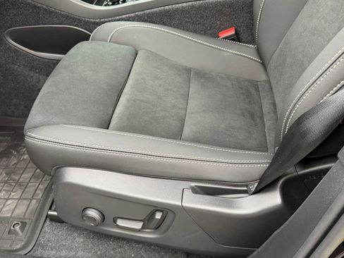 New 2026 Volvo EX40 Plus w/ Climate Package image 17