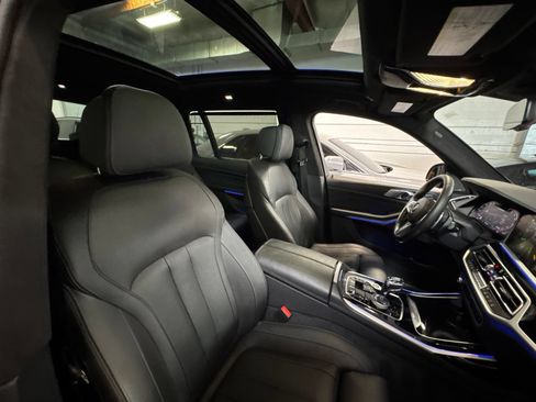 Used 2022 BMW X7 M50i AWD/4WD image 31