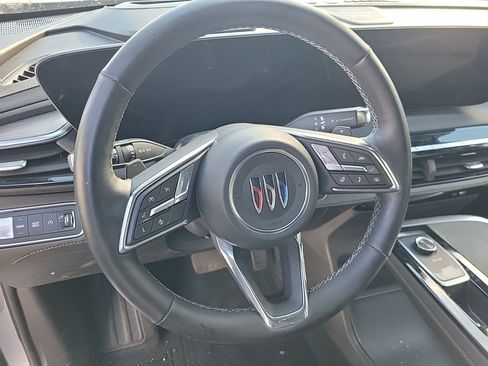 Used 2025 Buick Enclave Preferred w/ Power Package image 29