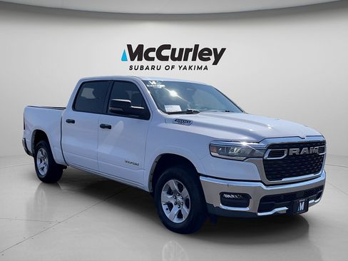 Used 2025 RAM 1500 Big Horn AWD/4WD image 7