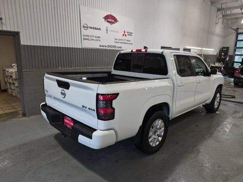Certified 2022 Nissan Frontier SV AWD/4WD image 3