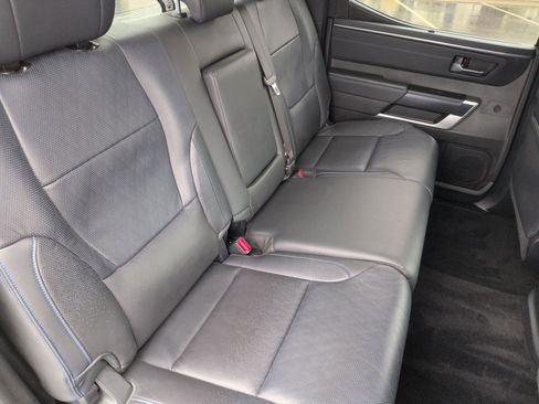 Used 2024 Toyota Tundra Platinum AWD/4WD image 34