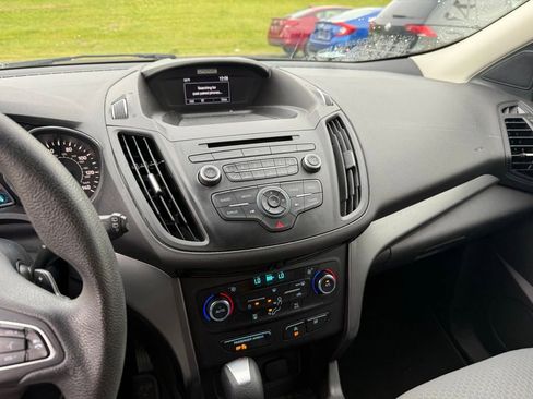 Used 2017 Ford Escape SE FWD image 9