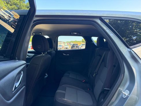 Used 2025 Chevrolet Blazer LT FWD image 22