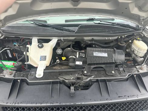 Used 2017 Chevrolet Express 2500 RWD image 28