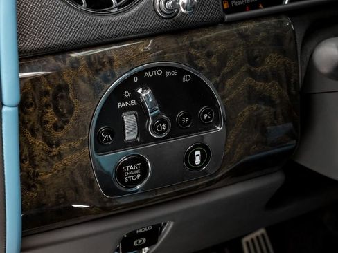 Used 2022 Rolls-Royce Cullinan w/ Cullinan Package AWD/4WD image 29