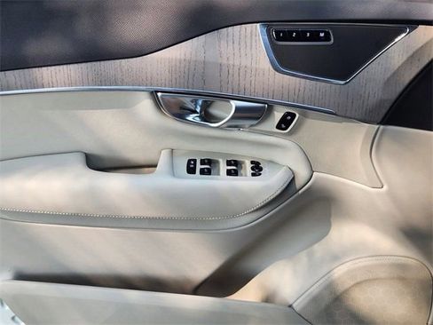 Certified 2025 Volvo XC90 T8 Plus w/ Protection Package Premier image 29