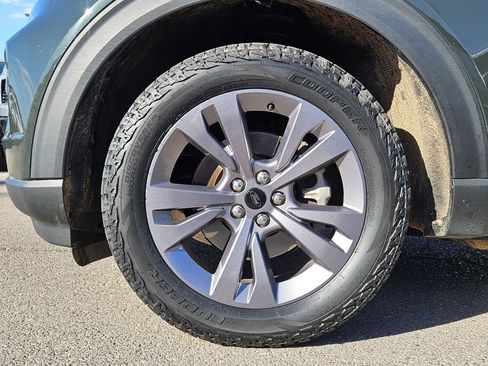 Used 2022 Ford Explorer XLT w/ Equipment Group 202A AWD/4WD image 11