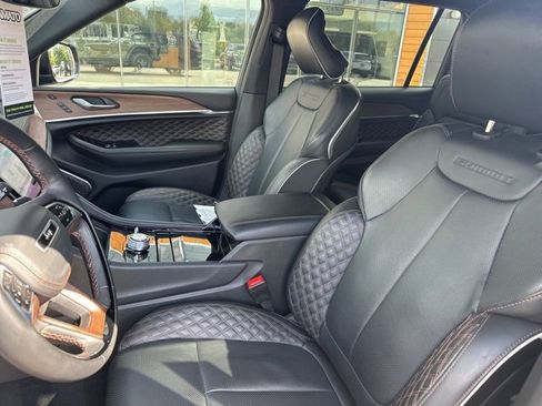 Used 2025 Jeep Grand Cherokee L Summit w/ Obsidian Package image 34