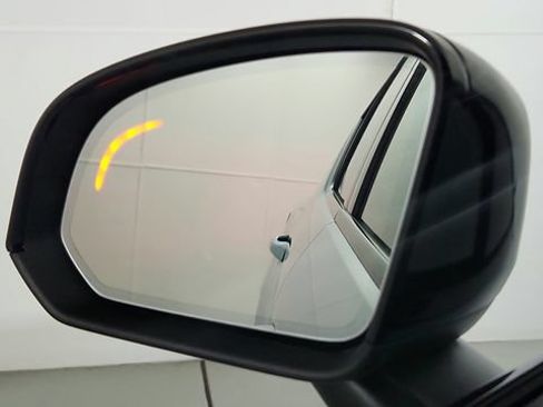 Certified 2026 Volvo XC40 B5 Plus w/ Protection Package Premier AWD/4WD image 15