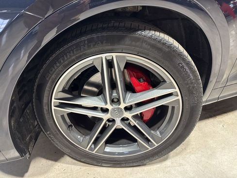 Used 2018 Audi SQ5 Prestige w/ Prestige Package image 2