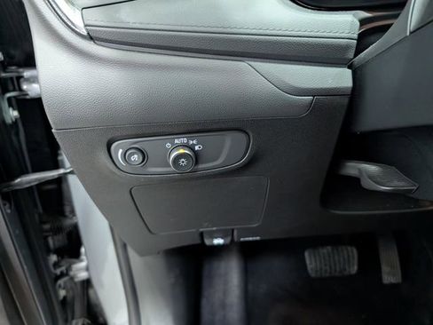 Used 2025 Buick Encore GX Preferred AWD/4WD image 19