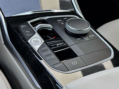 Certified 2023 BMW 330i Sedan w/ Premium Package image 21