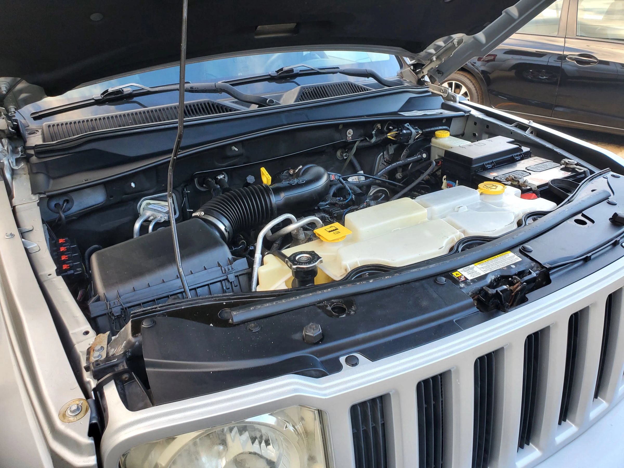 Used 2012 Jeep Liberty Sport AWD/4WD image 47