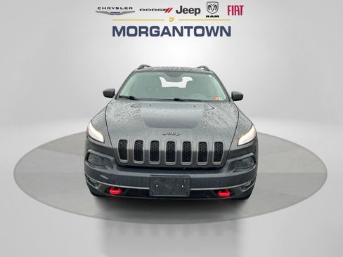 Used 2017 Jeep Cherokee Trailhawk image 2