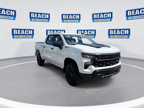Used 2023 Chevrolet Silverado 1500 Custom Trail Boss AWD/4WD image 2