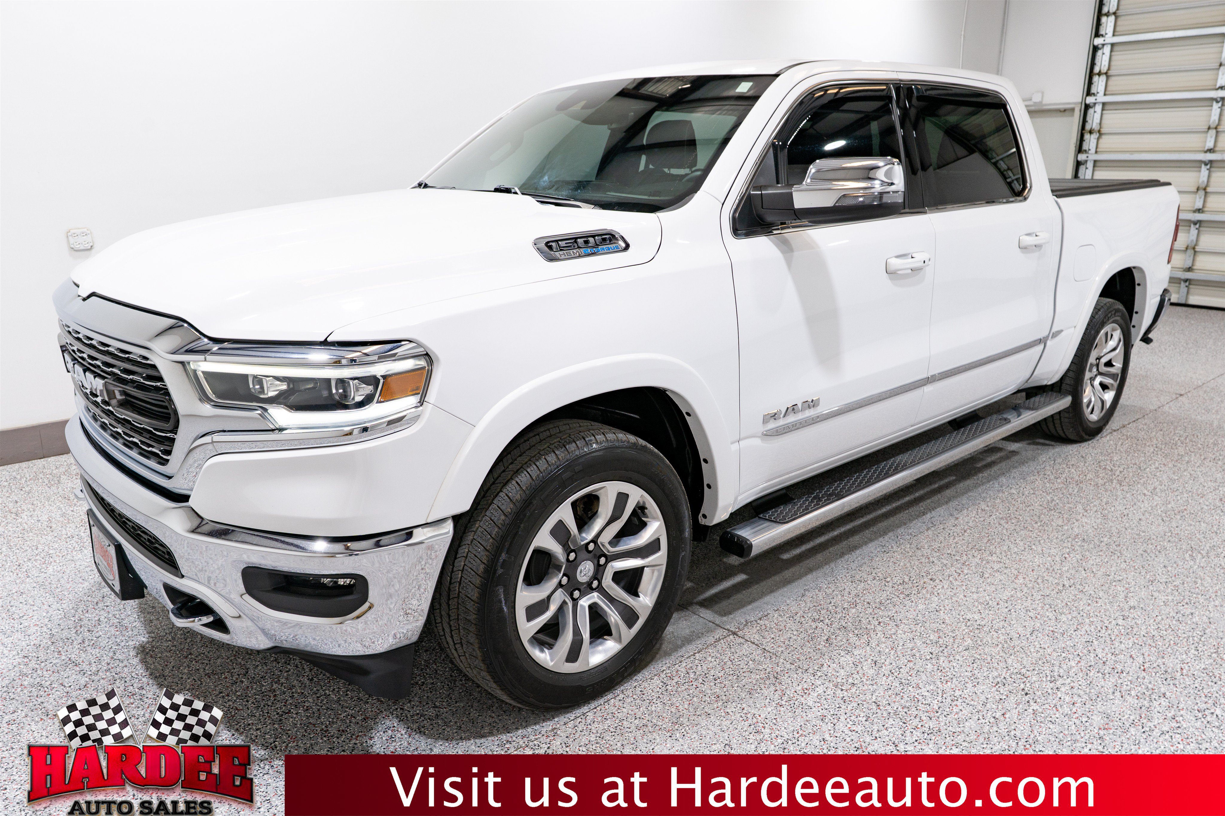 Used 2024 RAM 1500 Limited AWD/4WD image 2