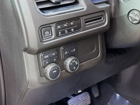 Used 2023 Chevrolet Tahoe Z71 w/ Luxury Package AWD/4WD image 12