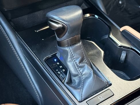 Used 2023 Lexus ES 350 w/ Premium Package image 27