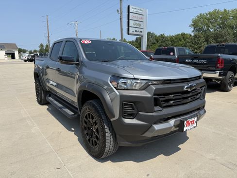 Used 2026 Chevrolet Colorado Trail Boss AWD/4WD image 32
