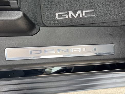 Used 2026 GMC Yukon Denali w/ Sun & Power Step Package AWD/4WD image 52
