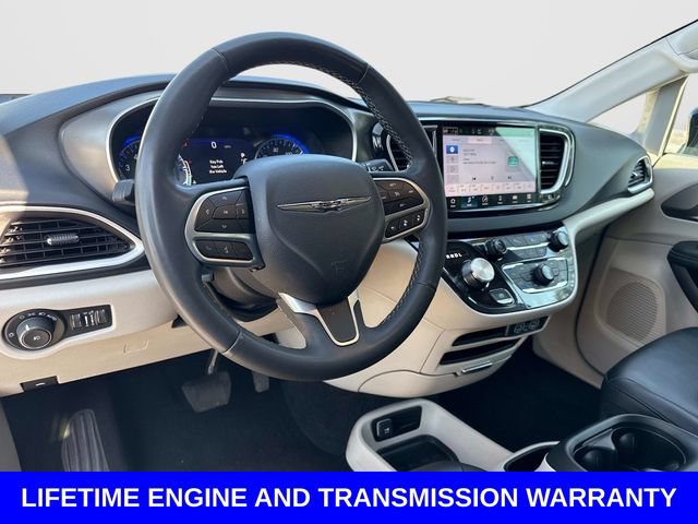 Used 2024 Chrysler Pacifica Touring-L FWD image 34