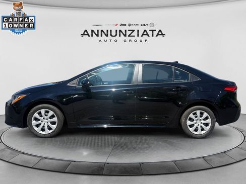 Used 2025 Toyota Corolla LE FWD image 2