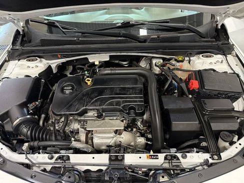 Used 2018 Chevrolet Malibu LT w/ Leather Package FWD image 26