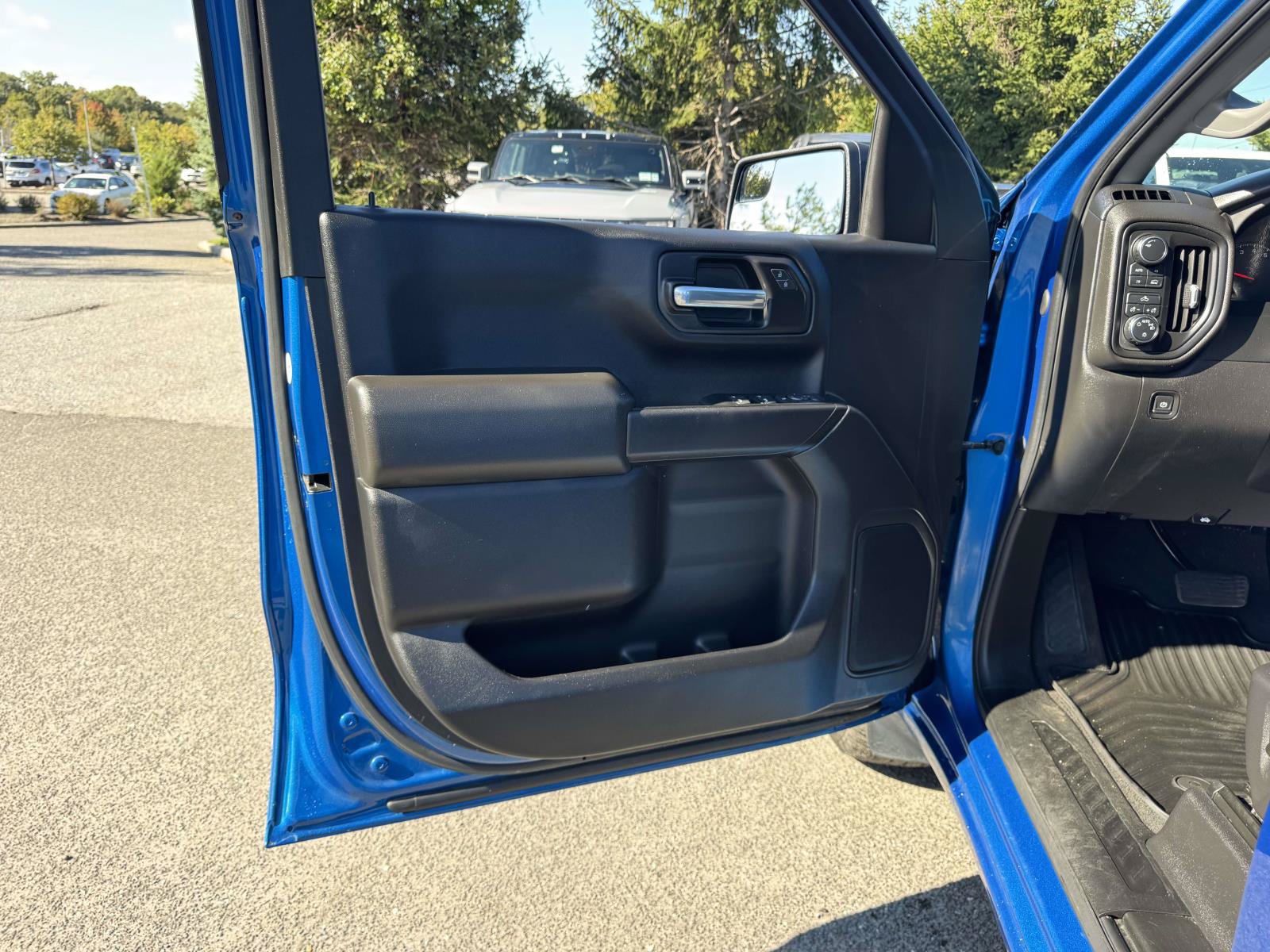 Used 2024 Chevrolet Silverado 1500 Custom AWD/4WD image 16