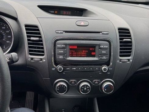 Used 2018 Kia Forte LX FWD image 4