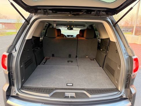 Used 2015 GMC Acadia SLE image 19
