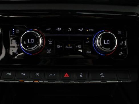 New 2026 GMC Sierra 1500 AT4 image 8