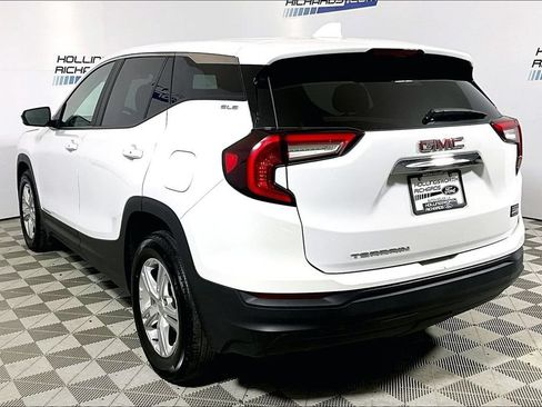 Used 2024 GMC Terrain SLE FWD image 8