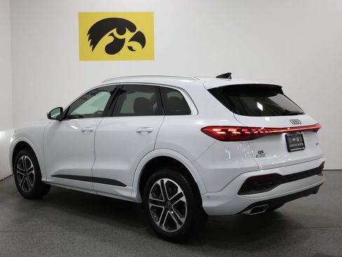 Used 2025 Audi Q5 Premium w/ Premium Plus AWD/4WD image 9