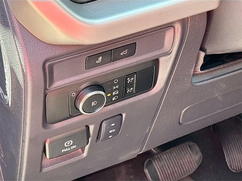 Used 2024 Ford Expedition XLT image 10