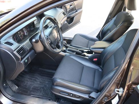 Used 2016 Honda Accord Sport image 11