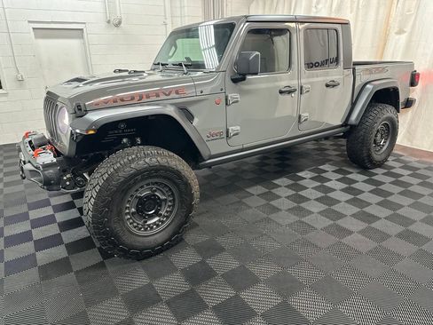 Used 2022 Jeep Gladiator Mojave w/ Cold Weather Group AWD/4WD image 6