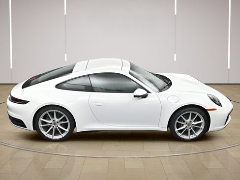 Certified 2024 Porsche 911 Carrera RWD image 39