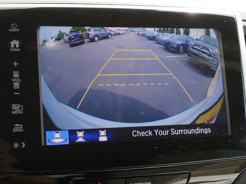 Used 2017 Honda Pilot Touring image 27