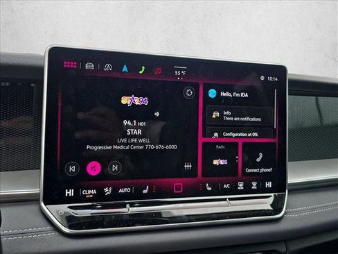 Used 2025 Volkswagen Tiguan SE image 13