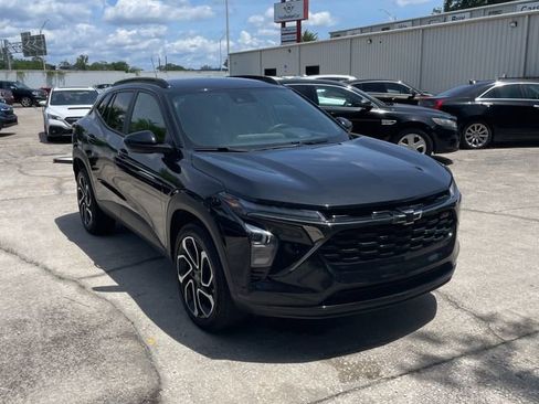 Used 2024 Chevrolet Trax RS FWD image 5