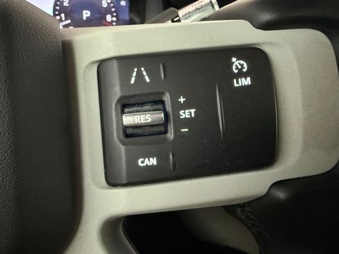 Used 2021 Land Rover Defender 110 X-Dynamic SE AWD/4WD image 15