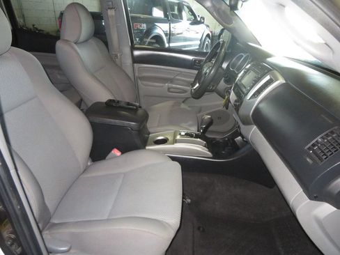 Used 2012 Toyota Tacoma 4x4 Double Cab image 35