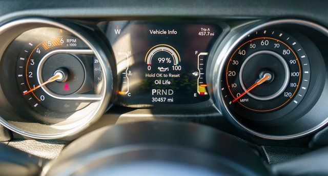 Used 2021 Jeep Gladiator Overland w/ Uconnect 4C Nav & Sound Group AWD/4WD image 20