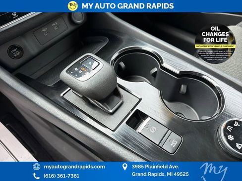 Used 2025 Nissan Rogue SV AWD/4WD image 25