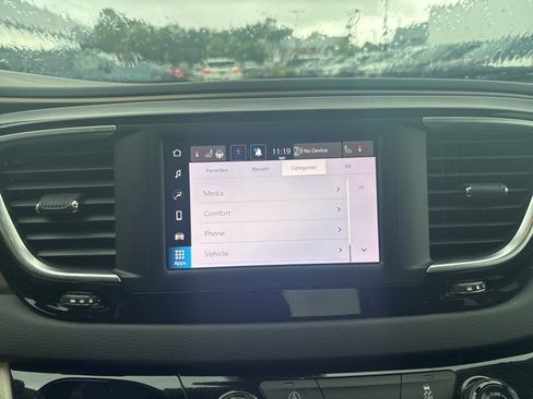 Used 2024 Chrysler Voyager LX image 36