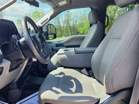 Used 2017 Ford F150 XLT w/ XTR Package image 15