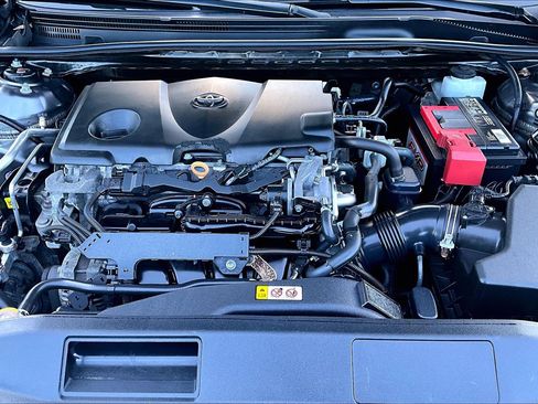 Used 2019 Toyota Camry LE image 10