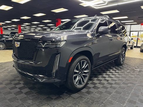 Used 2022 Cadillac Escalade Sport Platinum w/ Heavy-Duty Trailer Package image 6