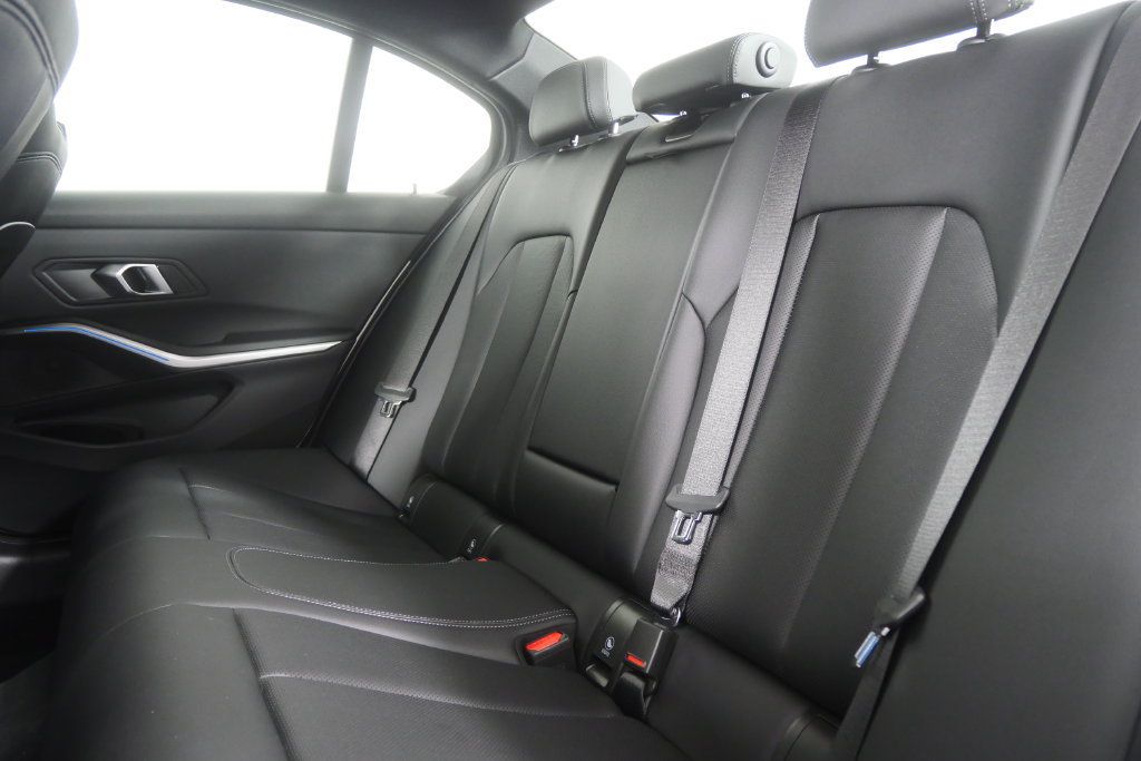 Certified 2026 BMW 330i Sedan RWD image 15